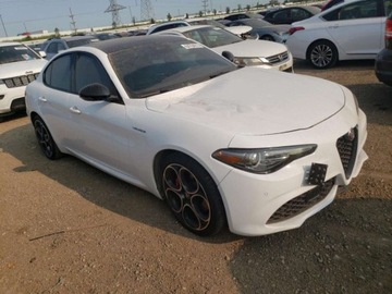 Alfa Romeo Giulia II Sedan Facelifting 2.0 Turbo 280KM 2023 Alfa Romeo Giulia OD UBEZPIECZALNI 2.0 Benzyna 280KM, zdjęcie 2
