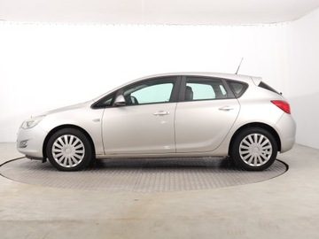 Opel Astra J Hatchback 5d 1.7 CDTI ECOTEC 110KM 2011 Opel Astra 1.7 CDTI, Klima, Tempomat, zdjęcie 2