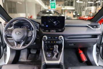 Toyota RAV4 V SUV Plug-In Facelifting 2.5 Hybrid Dynamic Force 306KM 2025 Toyota RAV4 2.5 Plug-In Hybrid Selection 4x4 2.5 Hybryda 306KM, zdjęcie 3