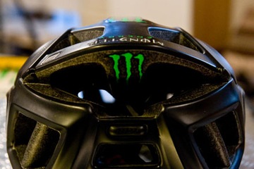 Набор из 16 наклеек с логотипом MONSTER, прозрачный фон, наклейки для ремонта шлема