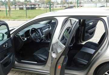 Volvo V60 II  Kombi 2.0 D3 150KM 2019 Volvo V60 z Gwarancja Model 2020r 2.0 Diesel 150KM, zdjęcie 5