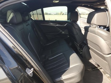 BMW Seria 5 G30-G31 2021 BMW Seria 5 M550xi 2021 4.4l 4.4 Benzyna 523KM, zdjęcie 10
