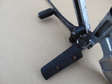 YAMAHA TZR 50 04-14 ПОДНОГА ВОДИТЕЛЯ ЛЕВАЯ КОМПЛЕКТ