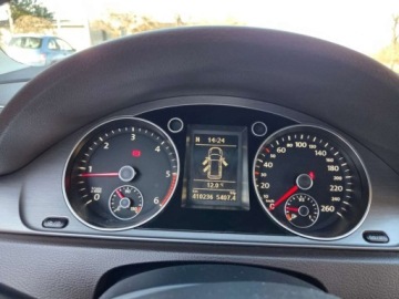 Volkswagen Passat B7 Variant 2.0 TDI CR DPF BlueMotion 140KM 2012 Volkswagen Passat Nawigacja Podgrzewane Fotele Czujniki Parkowania 2.0, zdjęcie 19