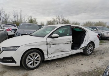 Skoda Octavia IV Liftback 1.5 TSI EVO 150KM 2023 Skoda Octavia 2023r, SALON POLSKA. 1.5 Benzyna. Uszkodzona. Poobijana. VAT, zdjęcie 16