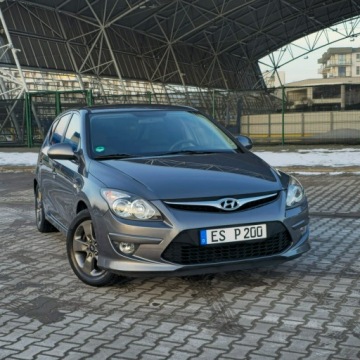 Hyundai i30 I Hatchback 1.4 109KM 2010 Hyundai i30 1.4 Blue Classic