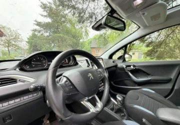 Peugeot 208 I Hatchback 3d 1.6 e-HDI 92KM 2014 Peugeot 208 Peugeot 208 1.6 e-HDi Allure STT 1.6 Diesel 92KM, zdjęcie 16