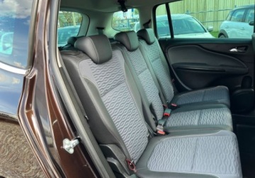 Opel Zafira C Tourer 2.0 CDTI ECOTEC 165KM 2015 Opel Zafira 7-osobowy, kamera, nawigacja 2.0 Diesel 165KM, zdjęcie 28