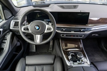 BMW X7 SUV Facelifting 3.0 40d 352KM 2026 BMW X7 xDrive40d - Dostępne od ręki!, zdjęcie 15