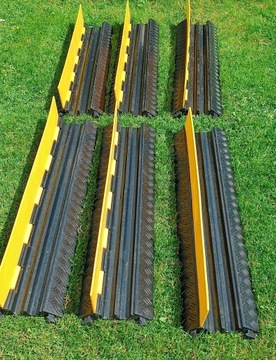 NAJAZD PROGOWY kablowy OCHRONNY 100cm 2 kanały GUMA ( DEFEKT CZYTAJ OPIS )