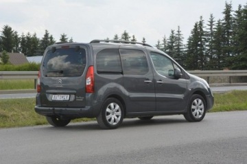 Citroen Berlingo II Van Facelifting 2015 1.6 BlueHDi 100KM 2017 Citroen Berlingo 1.6 HDI kamera cofania Car Play, zdjęcie 9
