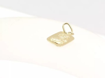 КРАСИВЫЙ ЗОЛОТОЙ КУЛОН С БОЖИЕЙ МАТЕРЬЮ P585 0.67G