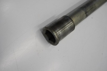 SUZUKI VZ 1600 MARUDER 04-05 ОСЬ ПЕРЕДНЯЯ ОСЬ