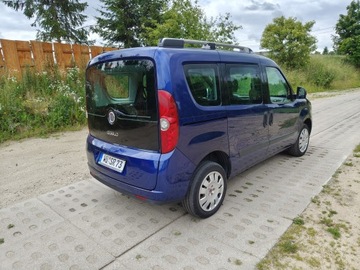Fiat Doblo III Van 1.4 16v 95KM 2010 Osobowy / Benzyna / klimatyzacja, zdjęcie 3