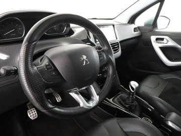 Peugeot 2008 I SUV Facelifting 1.2 PureTech 110KM 2019 Peugeot 2008 Crossway, Kamera, Panorama, Navi, zdjęcie 13