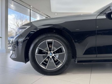 BMW Seria 3 G20-G21 Limuzyna 2.0 318i 156KM 2022 BMW Seria 3 318i Advantage Kamera cofania LED 3 stref. klimatyzacja, zdjęcie 17