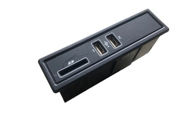 MERCEDES W213 HUB USB, CZYTNIK KART SD 2138200401