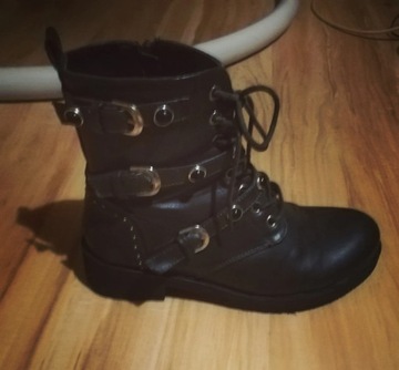 зимняя обувь 37 размера.
