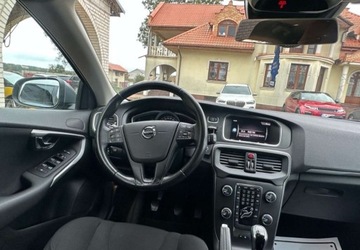 Volvo V40 II Hatchback Facelifting 2.0 D2 120KM 2018 Volvo V40 Swiatla Led 2.0 Diesel 120KM, zdjęcie 9