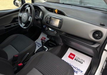 Toyota Yaris III Hatchback 5d Facelifting 2017 1.5 Dual VVT-iE 111KM 2017 Toyota Yaris 1.5 Hybrid 100KM E-CVT Active Kamera SalonPL Serwis FVmarza, zdjęcie 14