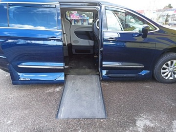 Chrysler Pacifica II 2017 Chrysler Pacifica dla niepełnosprawnych, winda, zdjęcie 11