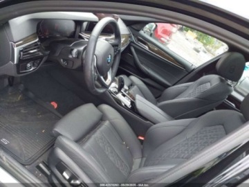 BMW Seria 5 G90-91 2023 BMW Seria 5 540i xDrive 2023 3.0l 3.0 Benzyna 335KM, zdjęcie 9