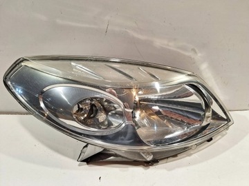 Lampa przód prawa 8200733877 Dacia Sandero I 08-12 EU