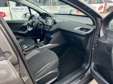 Peugeot 2008 I SUV Facelifting 1.2 PureTech 130KM 2017 Peugeot 2008 Style Nawigacja Klimatyzacja Parktronic El.szyby El.Lusterka, zdjęcie 7