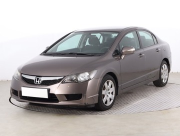 Honda Civic VIII Sedan 1.8 i-VTEC 140KM 2010 Honda Civic 1.8 i, Salon Polska, Klima, zdjęcie 1