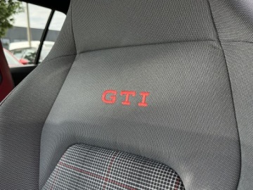 Volkswagen Golf VIII GTI 2.0 TSI 245KM 2023 Volkswagen Golf GTI 2.0 TSI 245KM DSG Tempomat ACC, zdjęcie 33