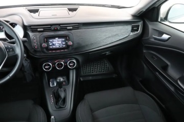 Alfa Romeo Giulietta Nuova II Hatchback 5d Facelifting 2016 2.0 JTDM-2 16v 175KM 2018 Alfa Romeo Giulietta 2.0 JTDM, Salon Polska, zdjęcie 7