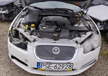 Jaguar XF I Sedan 3.0D V6 210KM 2010 Jaguar XF 2010r, 3.0 Diesel. AUTOMAT. Lekko uszkodzony prawy przod. 3.0, zdjęcie 4