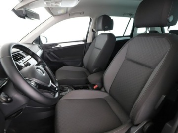 Volkswagen Tiguan II SUV 2.0 TDI 150KM 2019 Volkswagen Tiguan led dsg navi pdc asystenci auto, zdjęcie 12