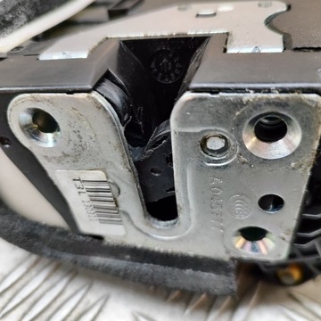 KIA OPTIMA 2012 LEVÝ STRANA ZÁMEK DVEŘE ZADNÍCH