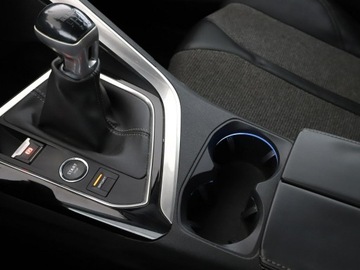 Peugeot 3008 II Crossover 1.2 PureTech 130KM 2018 Peugeot 3008 navi virtual cocpik półskóra, zdjęcie 27