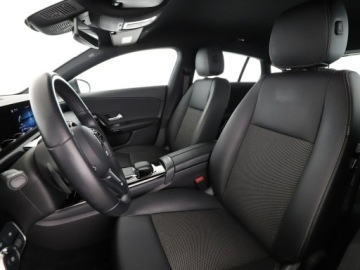 Mercedes CLA C118/X118 2019 Mercedes CLA 180 automat full LED półskóra navi, zdjęcie 12