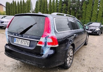 Volvo V70 III Kombi Facelifting 2.0 D3 DRIVE-E 150KM 2015 Volvo V70 2015r 2.0 Diesel. Uszkodzony lewy tyl. Jezdzi. 2.0 Diesel 150KM, zdjęcie 2