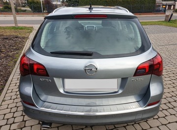 Nakładka na zderzak Opel Astra 4 J 2009-2015 KOMBI