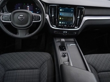 Volvo V60 II  Kombi Facelifting 2.0 B4 B 197KM 2025 VOLVO V60 B4 Core Combi 2.0 (197KM) 2025, zdjęcie 8