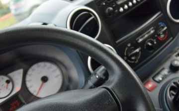 Peugeot Partner I 1.6 HDi 75KM 2010 Peugeot Partner 1.6 HDI Berlingo 5-Osobowy Klima 195 TYS KM Sprowadzony Op, zdjęcie 27