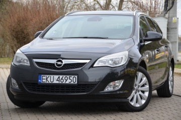 Opel Astra J Sports Tourer 1.4 Turbo ECOTEC 140KM 2012 CZARNA ZAREJESTROWANA 1.4T 140KM COSMO SERWIS NAVI SKÓRA GRZ.FOTELE