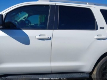 Toyota Sequoia II 2022 Toyota Sequoia sr5, 2022r., 5.7L 5.7 Benzyna 381KM, zdjęcie 5