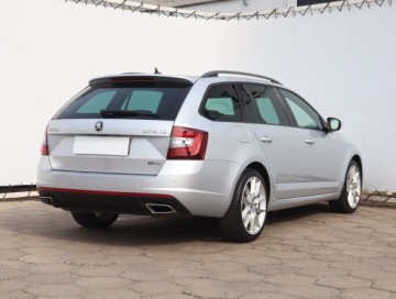 Skoda Octavia III RS Kombi Facelifting 2.0 TDI 184KM 2017 Skoda Octavia RS 2.0 TDI, 181 KM, Navi, Klima, zdjęcie 4