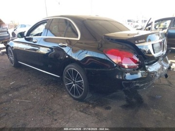 Mercedes Klasa C W205 2019 Mercedes-Benz Klasa C 2019 Mercedes-Benz C-Class C 300 Sedan 2.0 Benzyna, zdjęcie 2