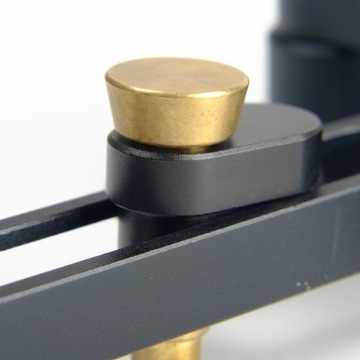 Дюбель столярный ручной самоцентрирующийся со сменными втулками 6, 8, 10 мм.