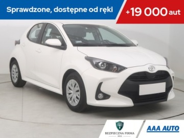 Toyota Yaris IV Hatchback 1.0 VVT-i 72KM 2022 Toyota Yaris 1.0 VVT-i, Salon Polska