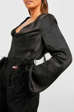 BOOHOO ЧЕРНОЕ АТЛАСНОЕ БОДИ С ДЕКОРАЦИЕЙ ПЕРЬЯМИ 4BA NG2__XL