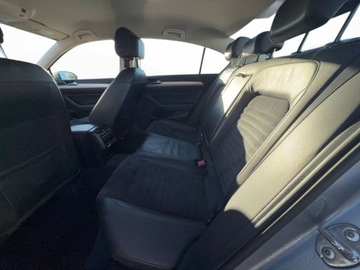 Volkswagen Passat B8 Limousine 1.8 TSI BlueMotion Technology 180KM 2017 Volkswagen Passat 1.8TSI 180KM DSG Highline LED SalonPolska,SerwisASO,Supe, zdjęcie 27