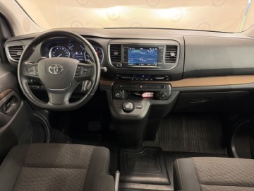 Toyota Proace II Furgon Medium 2.0 D-4D 177KM 2022 Toyota PROACE VERSO 2.0 D4-D Medium Family Toyota, zdjęcie 2