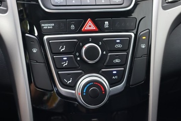 Hyundai i30 II Hatchback 5d 1.4 MPI 100KM 2015 Hyundai i30 1.4 CVVT, Salon Polska, Serwis ASO, zdjęcie 14